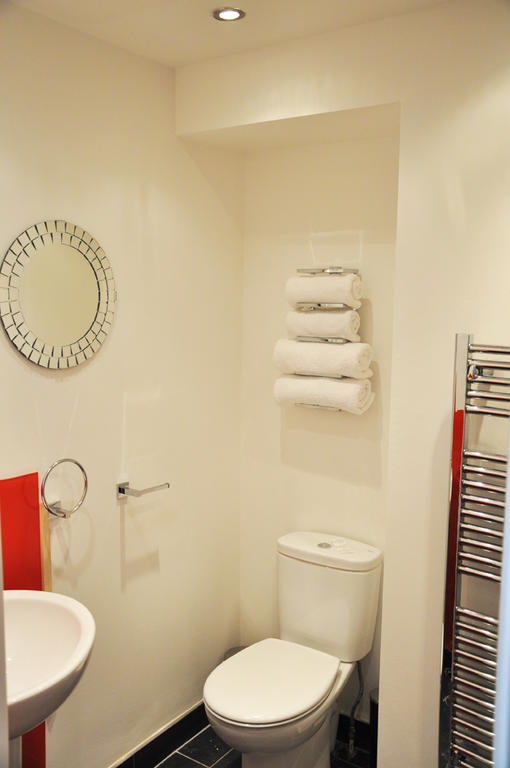 Zinn Apartments - City Centre Абърдийн Стая снимка